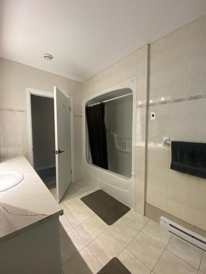 Private Room Lakeview House- Westmount Moncton Zewnętrze zdjęcie